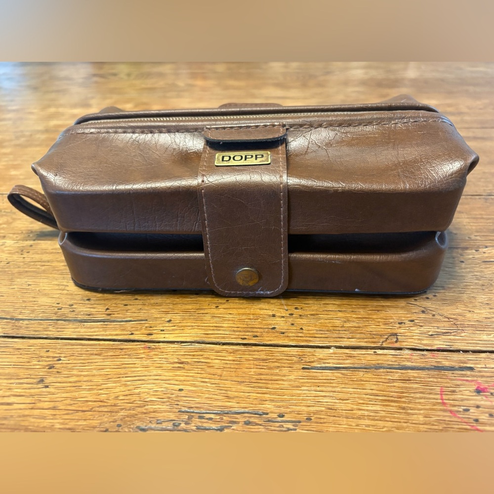 VTG MCM Original Collapsible Faux Leather Zippered Gentleman’s Toiletry Dopp Kit